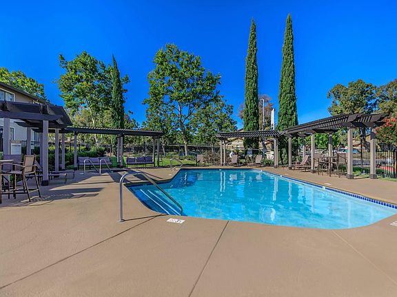 5th image of 300 Peppertree Way #165