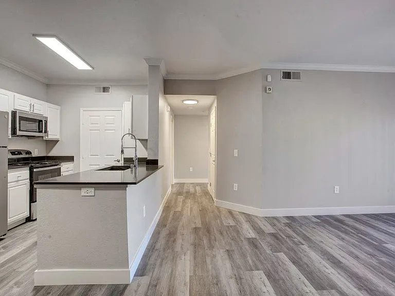 Broadleaf Apartments — Photo 75