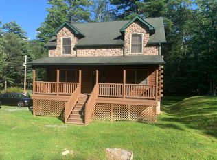 101 Beaver Ct, Dingmans Ferry, PA 18328