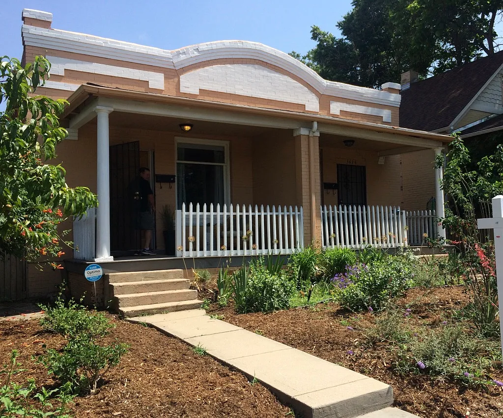 1 bed, 1.5 bath, 1053 sqft, $1,995 — Photo 1