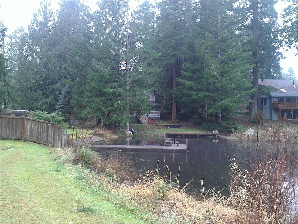2nd image of 300 E Lakeshore Dr W