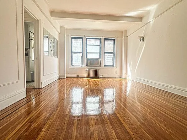 83-00 Talbot St #1H, Kew Gardens, NY 11415