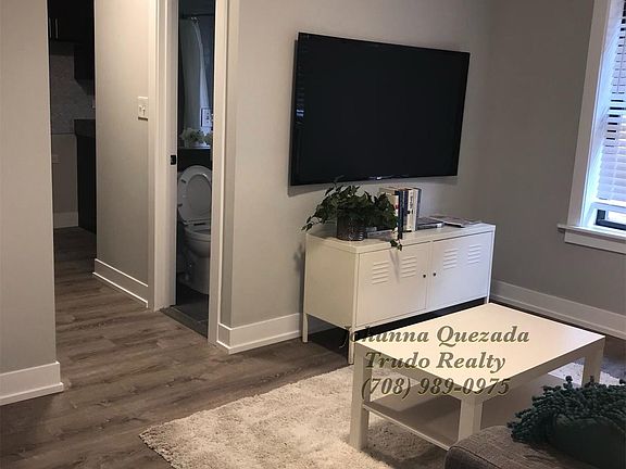 4th image of 429-5 W Belden Ave #108