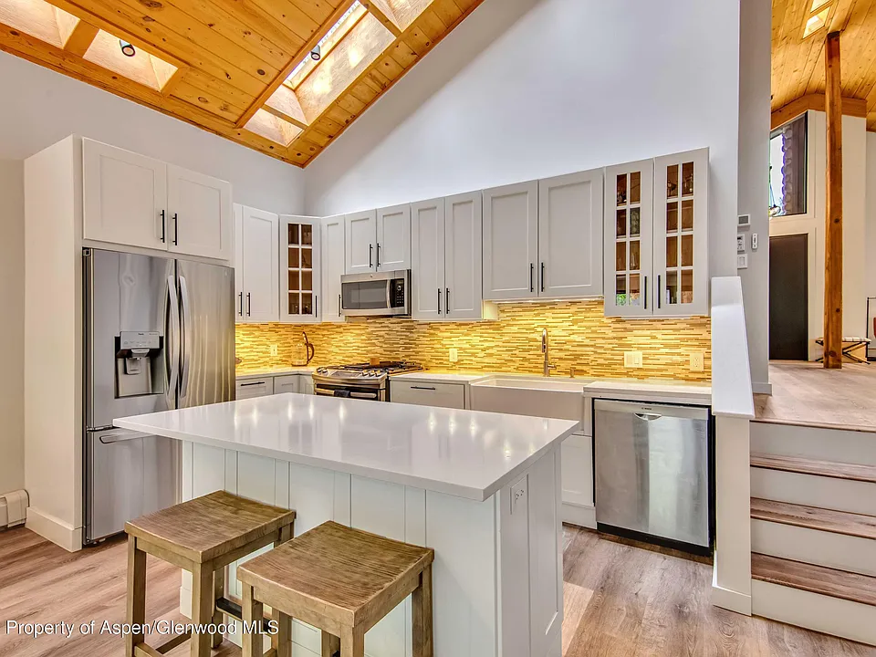 432 Fairway Dr