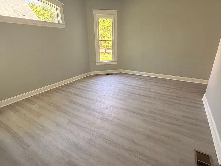 4140 W Broadway — Photo 9
