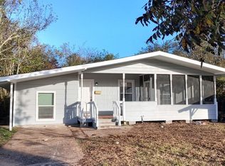 54 Vinca Ct, Lake Jackson, TX 77566