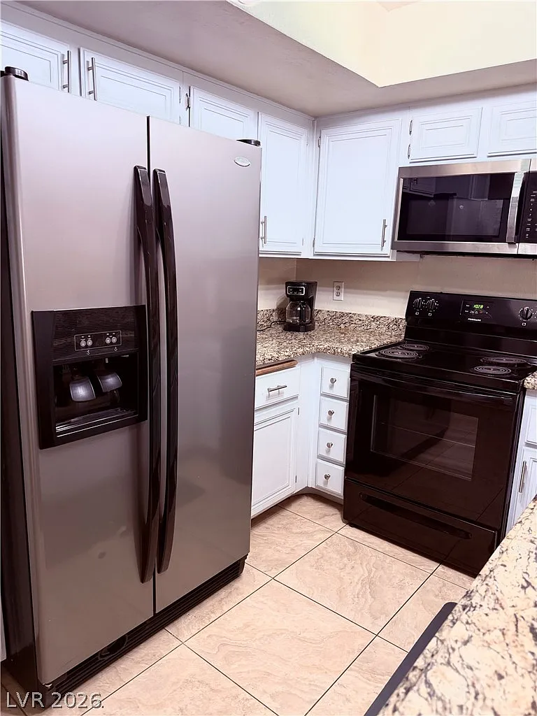 2 bed, 2.0 bath, 1186 sqft, $2,350 — Photo 2