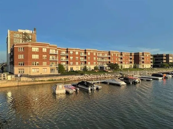 118 S Washington St #417B, Green Bay, WI 54301