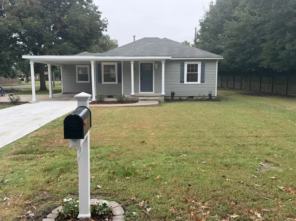 108 E 19th St, Caruthersville, MO 63830