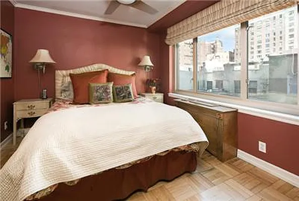 Sold by R New York | media 7