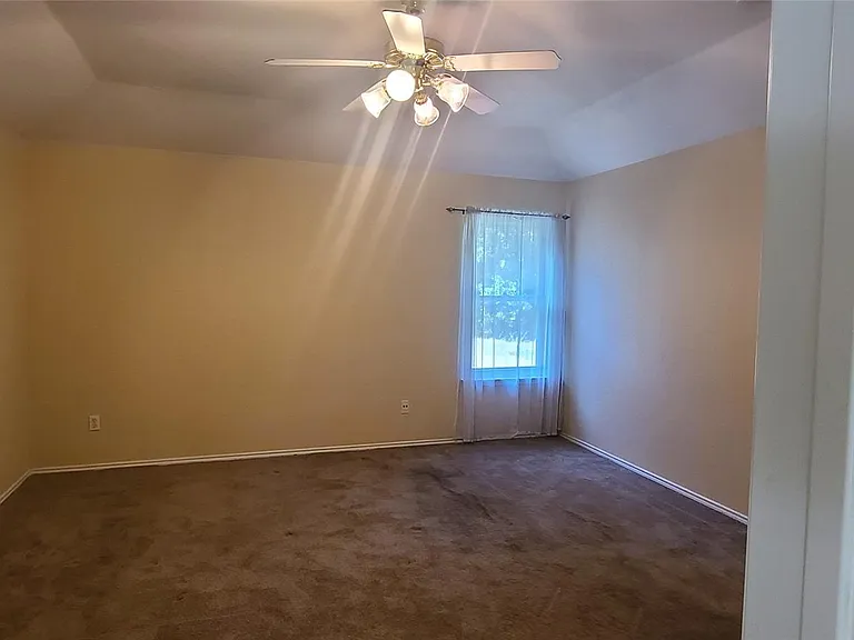 1210 Hidden Oaks Dr — Photo 13