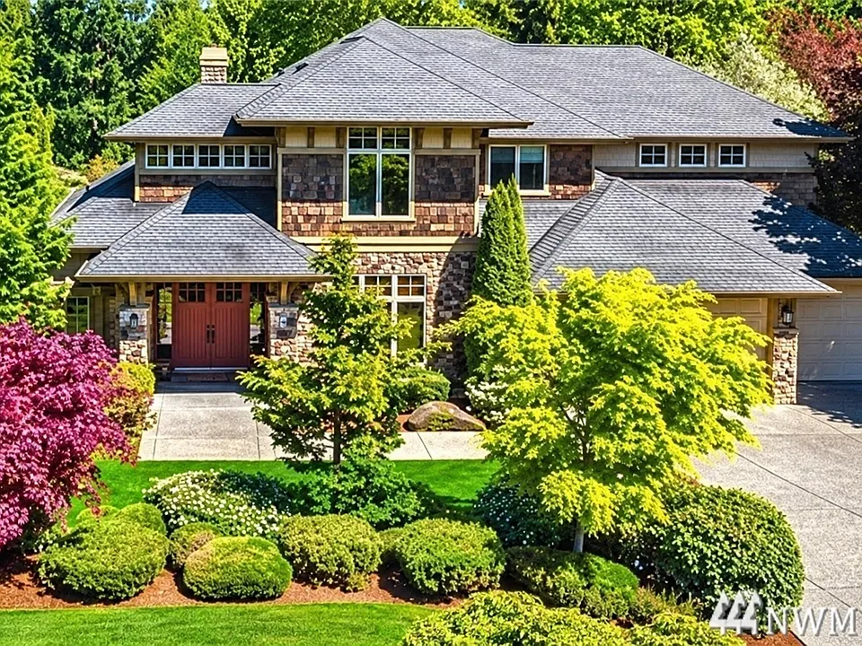 2618 100th Ave NE