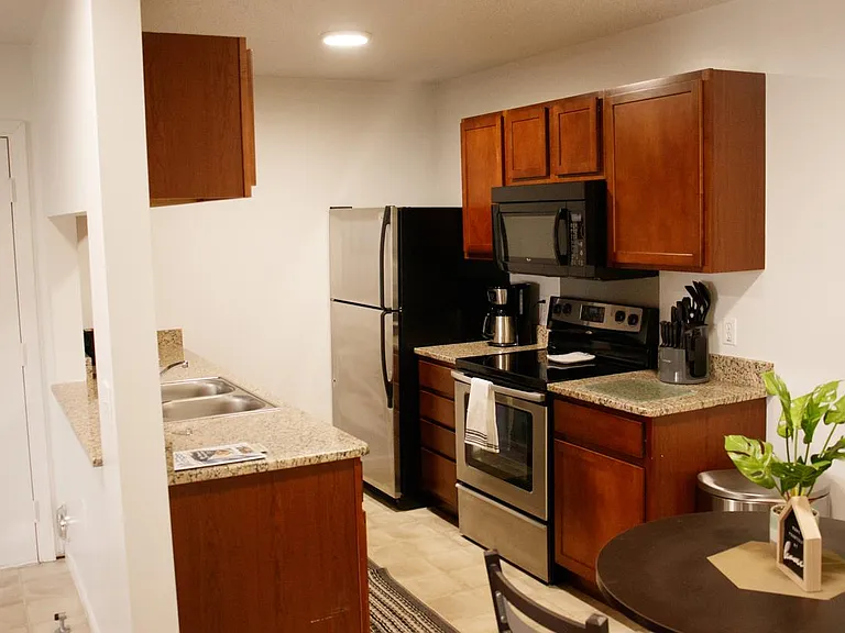 Westpoint Village Apt — Photo 5