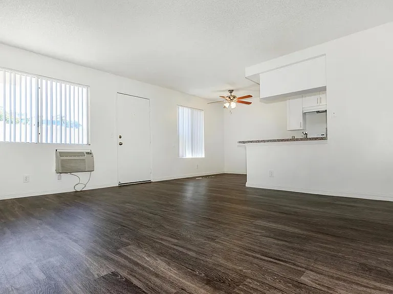 Woodglen Apartment Homes — Photo 43