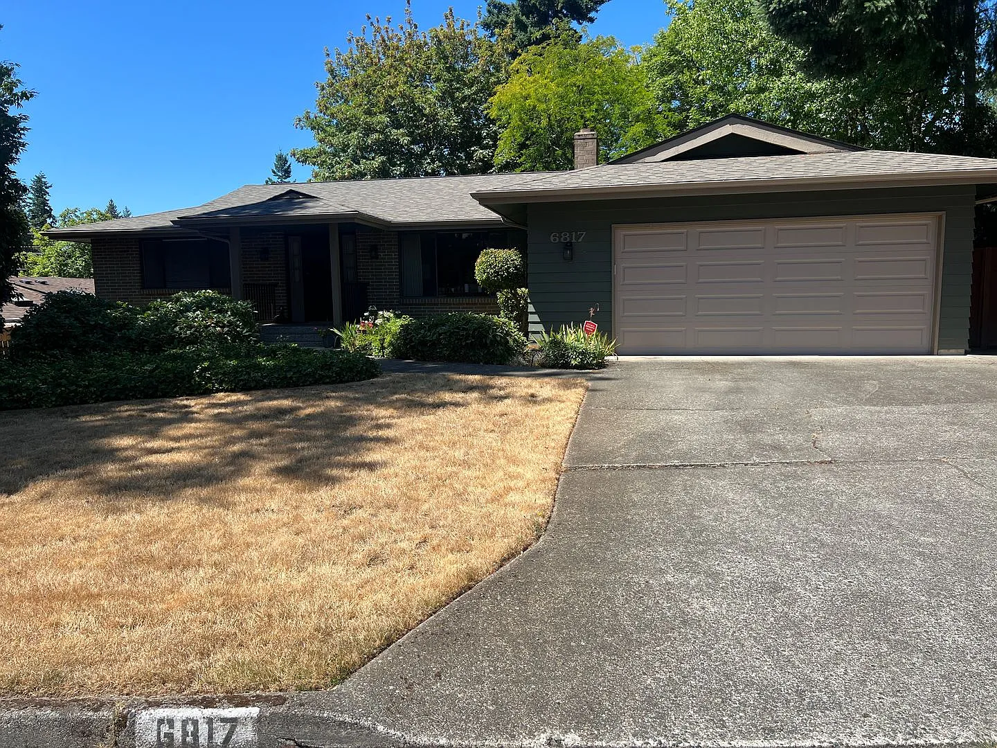 6bd/3ba Bellevue Home — Photo 2