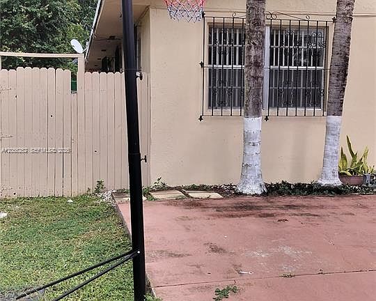 5th image of 2829 SW 38th Ct #2829