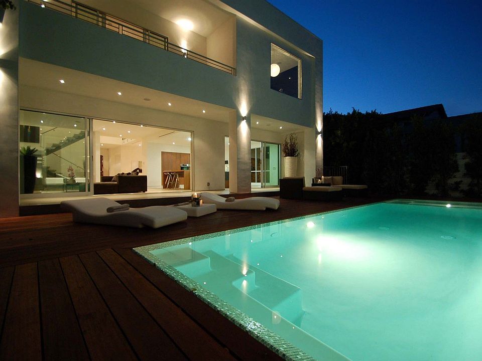  Night Back View 