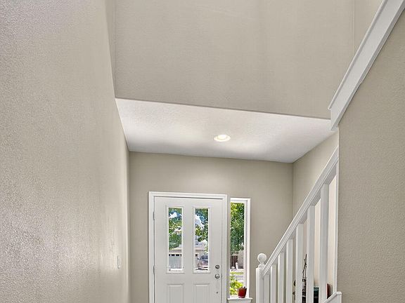 2nd image of 2283 Kingswood Dr