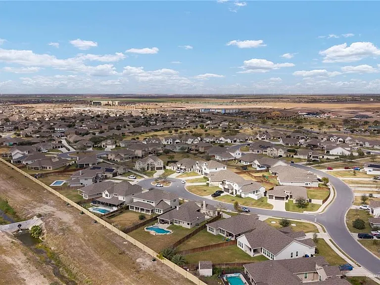 14220 Amistad Cir — Photo 23