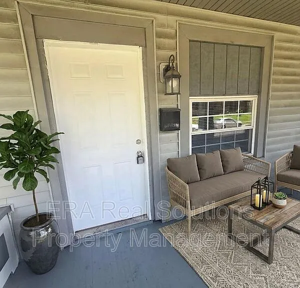 54 N Ogden Ave — Photo 2