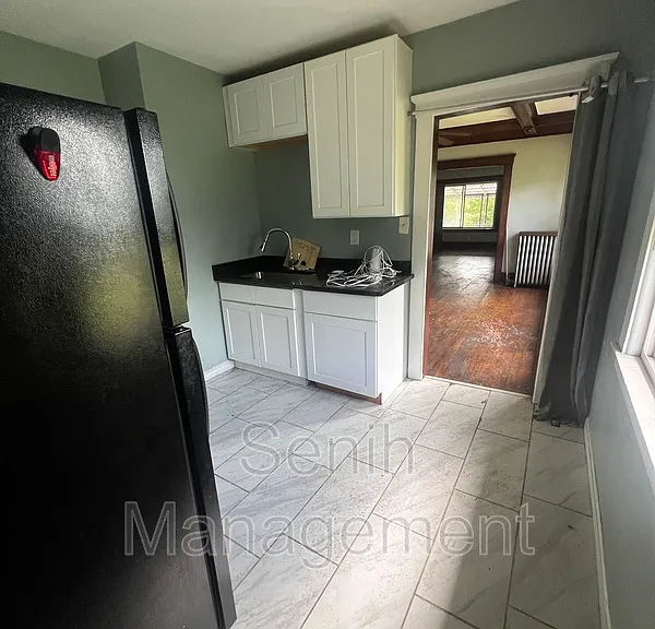 1495 W Grand Blvd — Photo 4