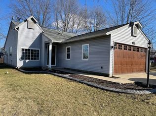 1065 Parkwood Dr, Nappanee, IN 46550