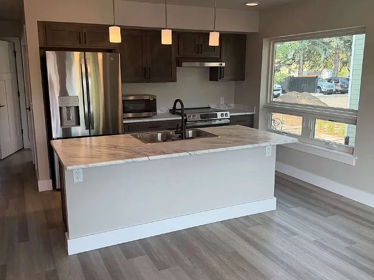 625 S 19th Ave #101 — Photo 1
