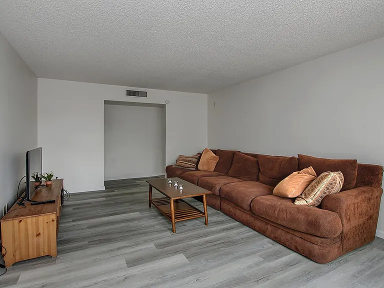 1702 E El Parque Dr — Photo 14