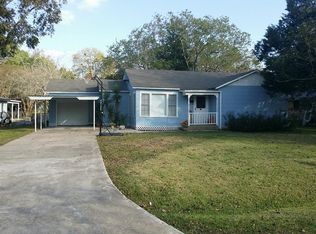 618 Hurst St, Angleton, TX 77515