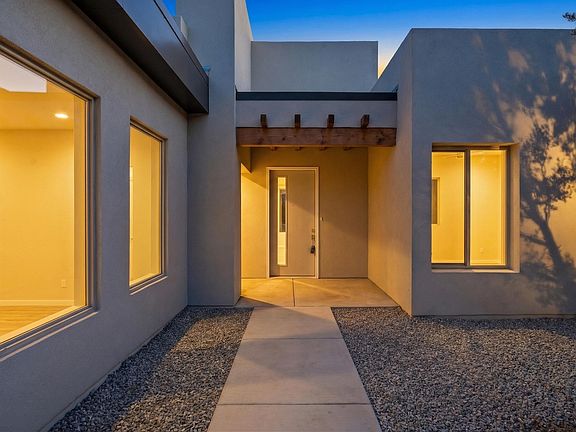 5th image of 7 Pinon Ridge Rd