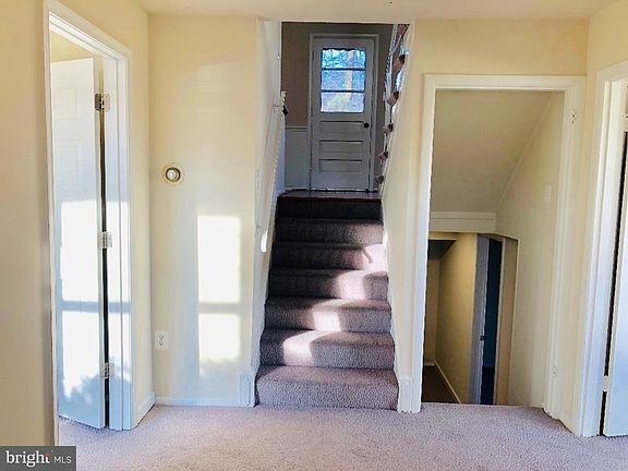 4th image of 10316 Forest Ave