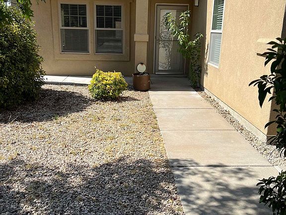 3rd image of 2027 E Heritage Ln