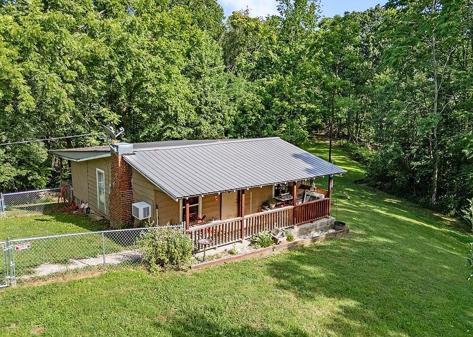 1st image of 300 Poston Ridge Ln