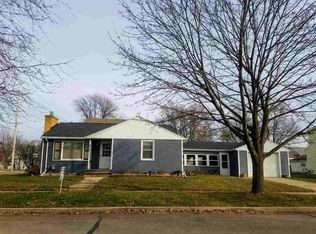 213 Green Bay St, Menasha, WI 54952