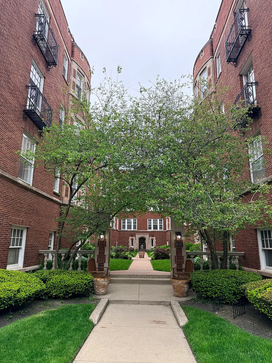 Building Photo - 736 Hinman Ave #2E
