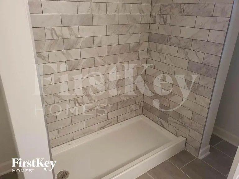 4207 Edinburgh Dr — Photo 10