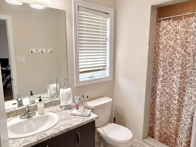41 Crumlin Cres — Photo 20