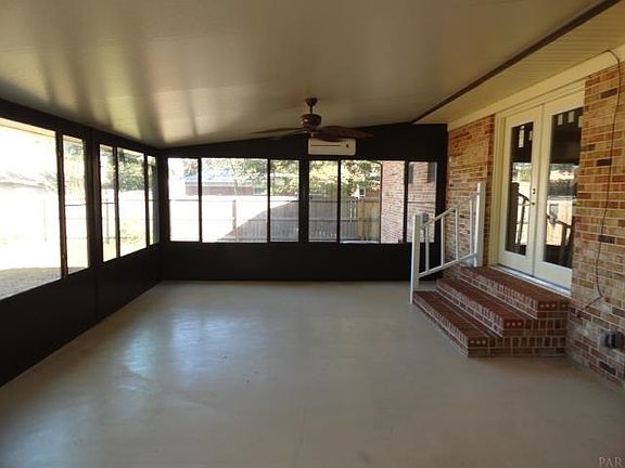 3rd image of 3088 Skycrest Dr