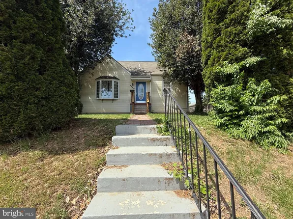 4040 Poplar St, Fairfax, VA 22030