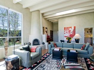 4 Avenida De La Scala, Santa Fe, NM 87506