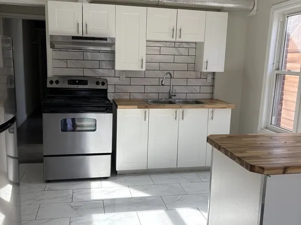 738 Windsor Ave #1, Windsor, ON N9A 1J9