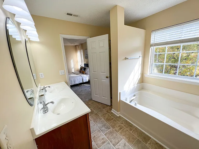 Kaycee Ct — Photo 10