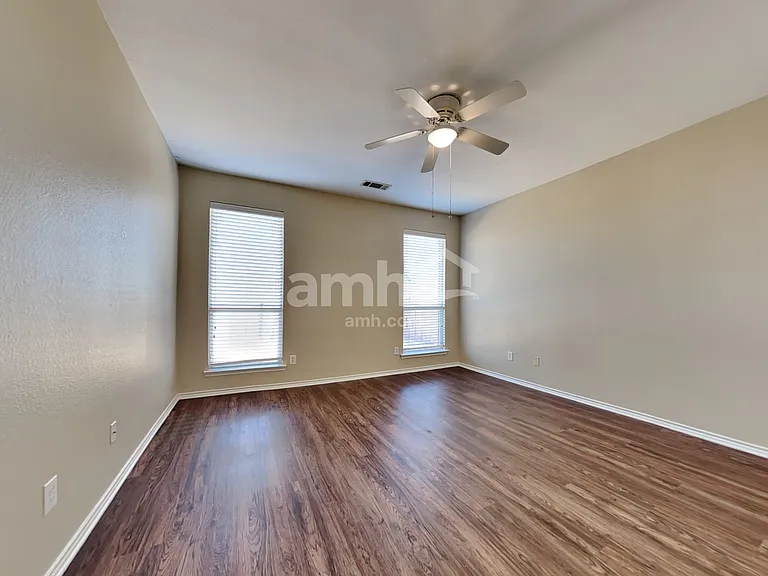 86 N Highland Dr — Photo 9