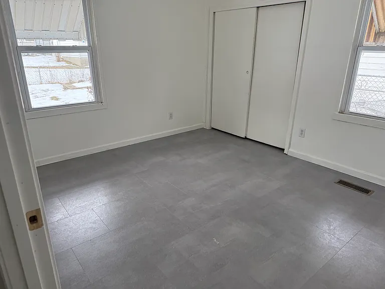 4660 Frankfort Ave — Photo 10