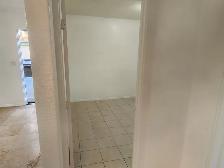 12241 Peach St — Photo 10
