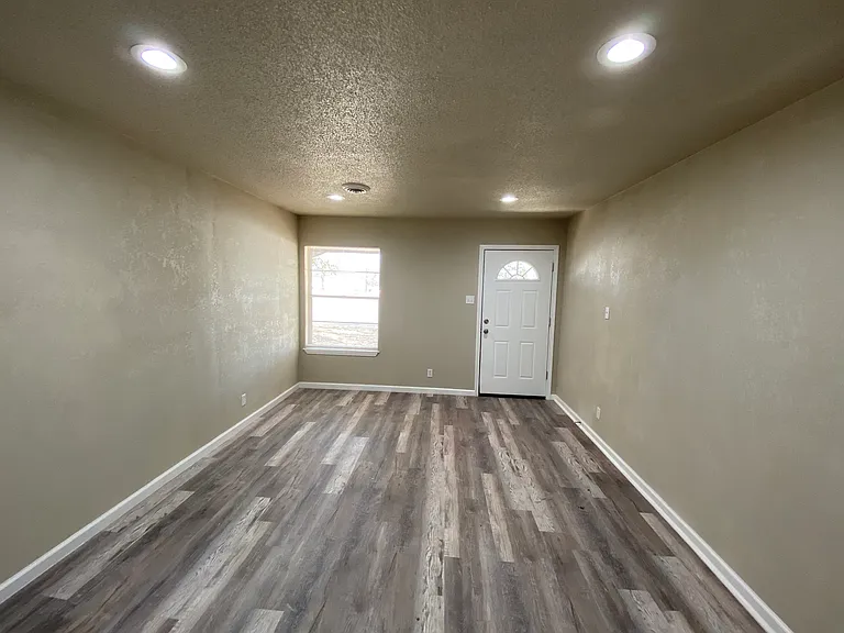2030 Menard Hwy #3 — Photo 13