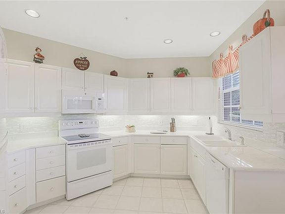 4th image of 24480 Reserve Ct APT 103