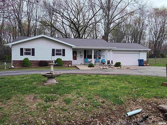 3rd image of 206 W Willow Ln