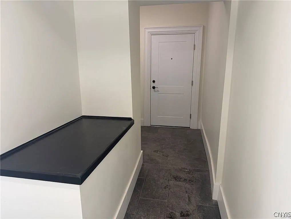 3 bed, 1.0 bath, 1200 sqft, $1,775 — Photo 3