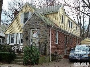 29 Carol St, Lynbrook, NY 11563